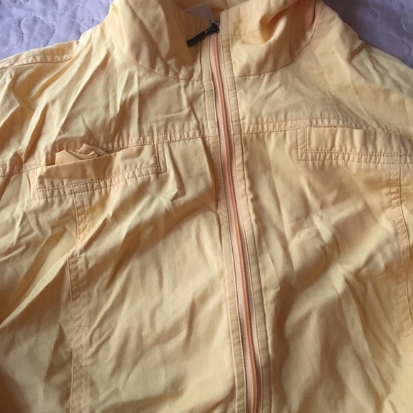 C.L.O.T.H.E.S Yellow Zip Up Jacket. Size 2X. - Picture 4 of 5